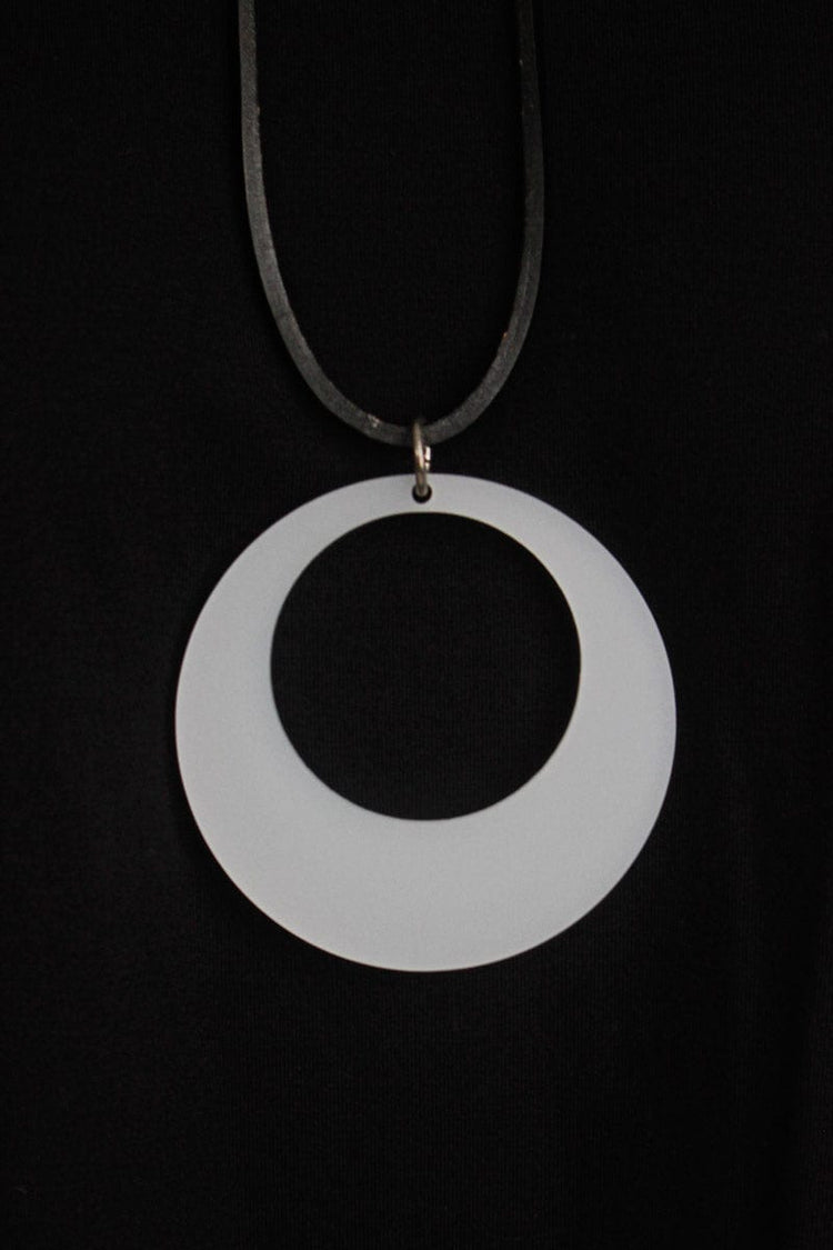 DEVISE Devise Drop Circle Necklace - Transparent White Shop
