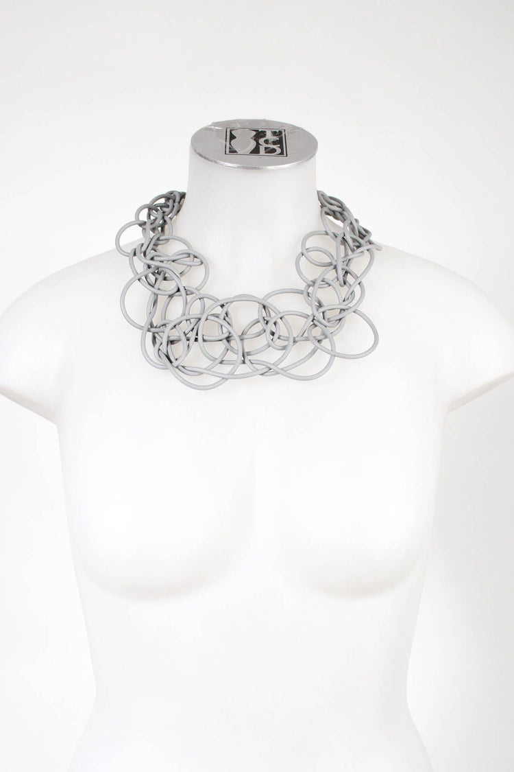 Mikas Mikas Circle Necklace - Grey Shop