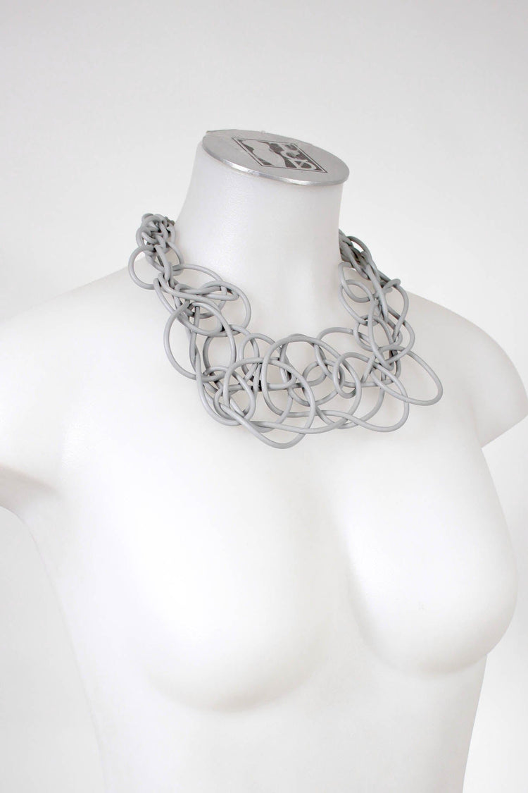 Mikas Mikas Circle Necklace - Grey Shop