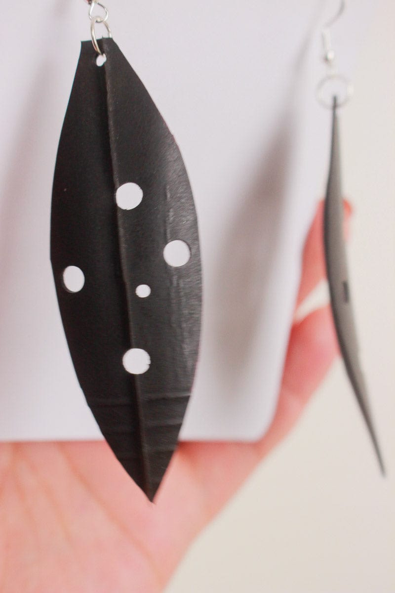 Nikola-O Nikola-O - Karamu Earrings Black jewellery