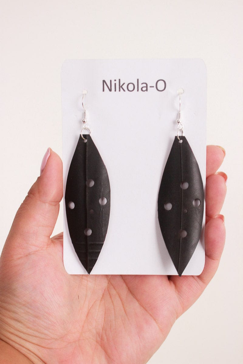 Nikola-O Nikola-O - Karamu Earrings Black jewellery