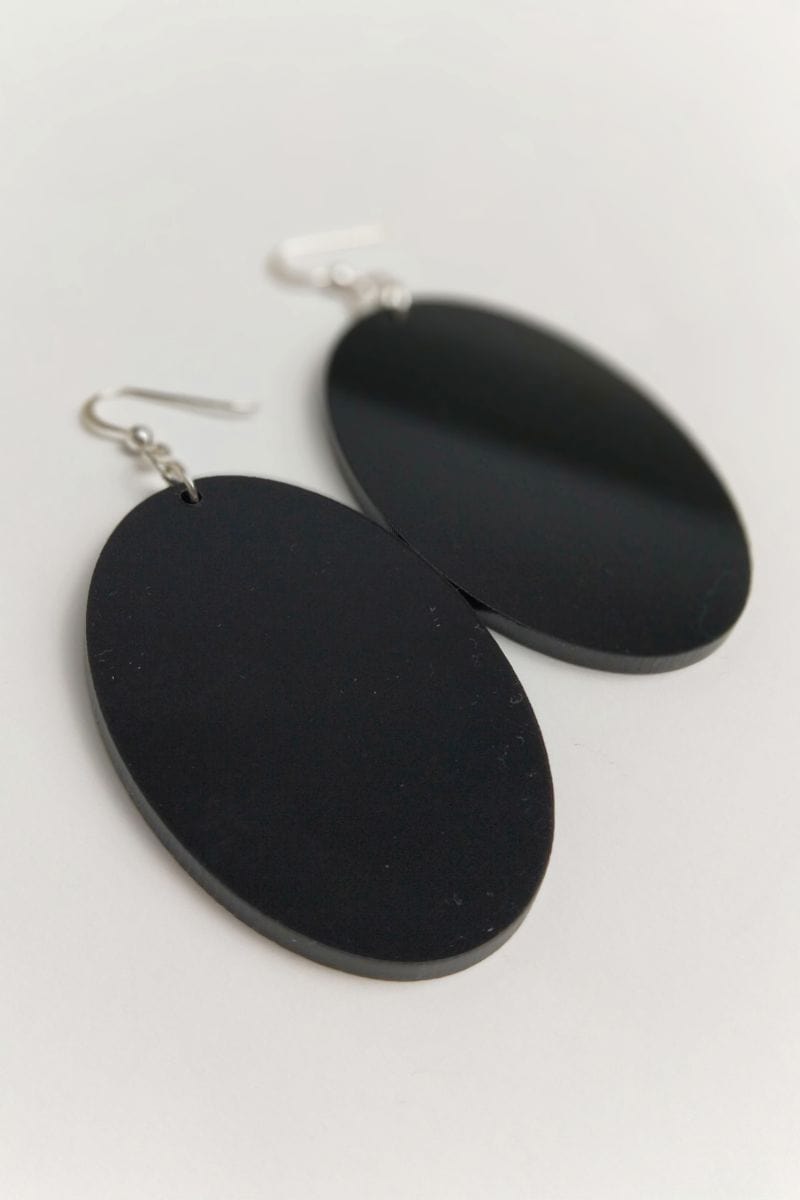 TBB Devise Oval Earrings - Black Shop