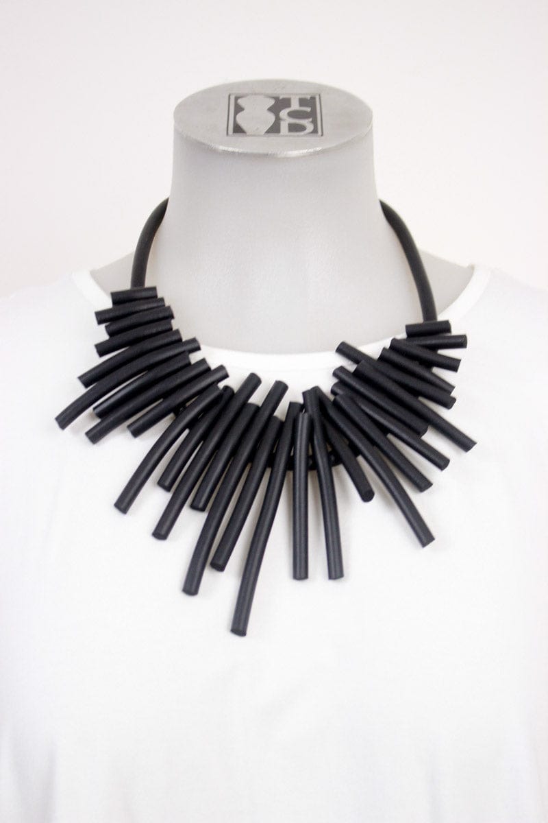 Mikas Mikas Bars Necklace - Black jewellery