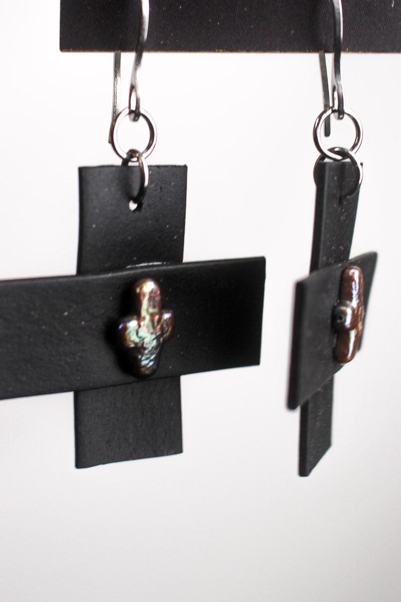 Mikas Mikas - Double cross Earrings - Black Shop