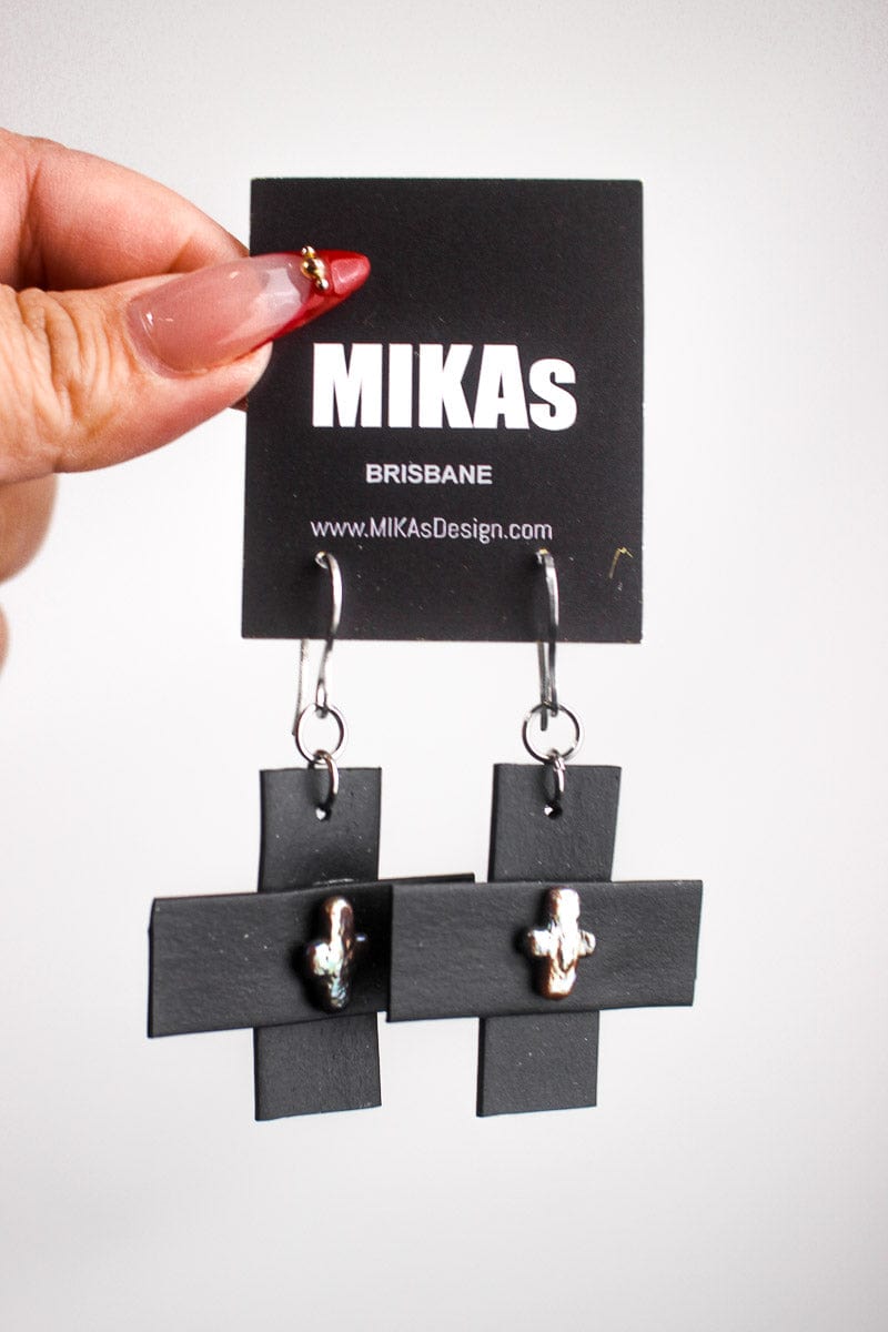 Mikas Mikas - Double cross Earrings - Black Shop