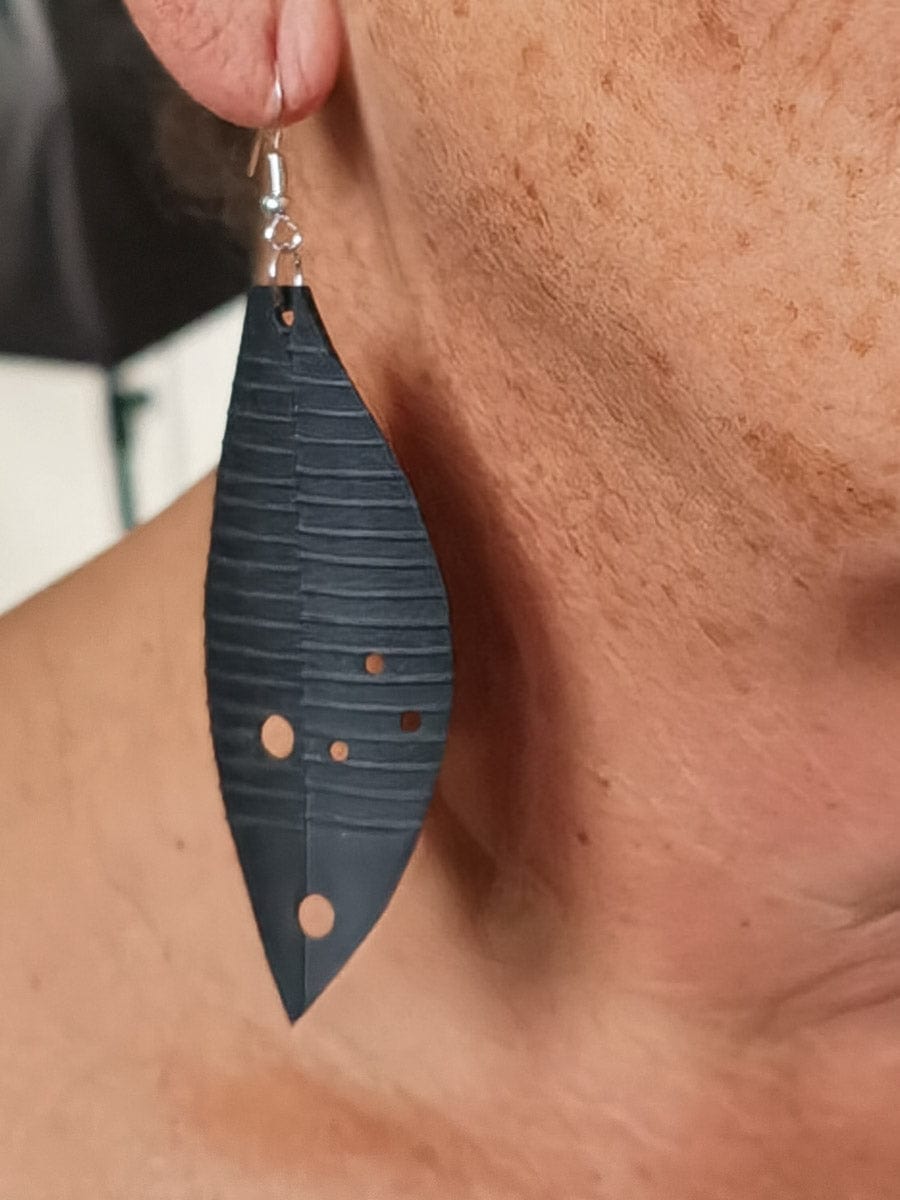Nikola-O Nikola-O - Karamu Earrings Black jewellery